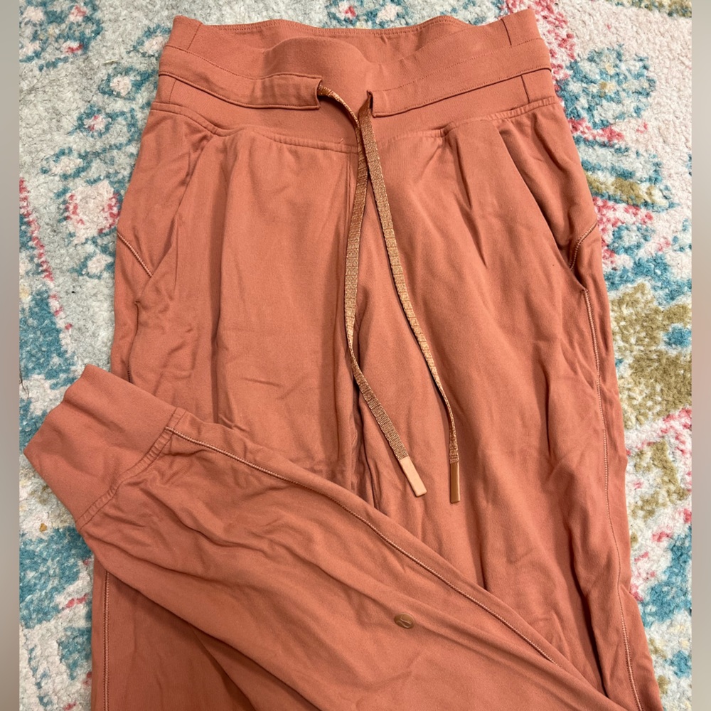 Lulu lemon joggers